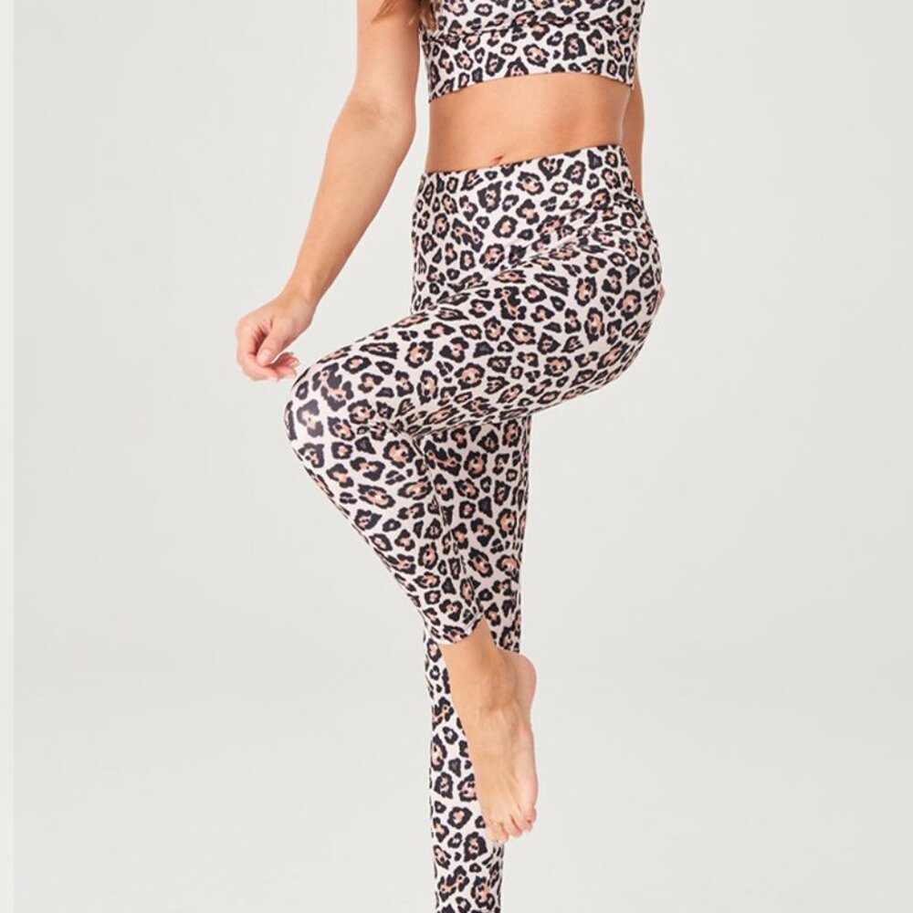 Onzie Gold Cheetah high rise Capri 2029
